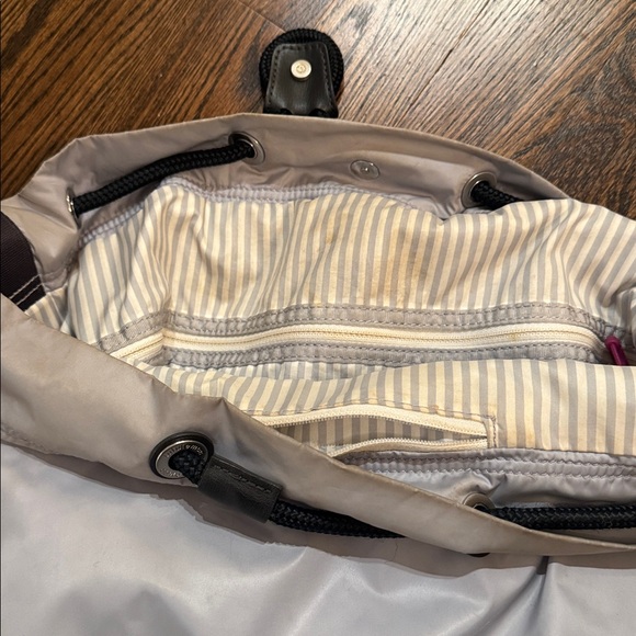 LULULEMON BUCKET BAG - Picture 6 of 6